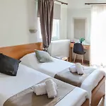 Anesis Hotel 2*